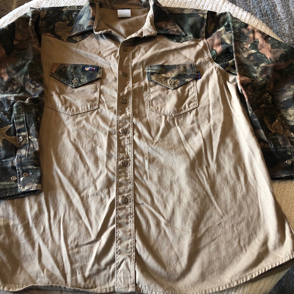 Lapco FR Flame Resistant Moisture Management XL Shirt Khaki with camo trim.